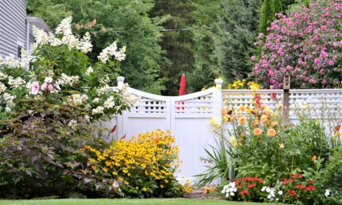 Robuste Zäune für einen harmonischen und sicheren Garten